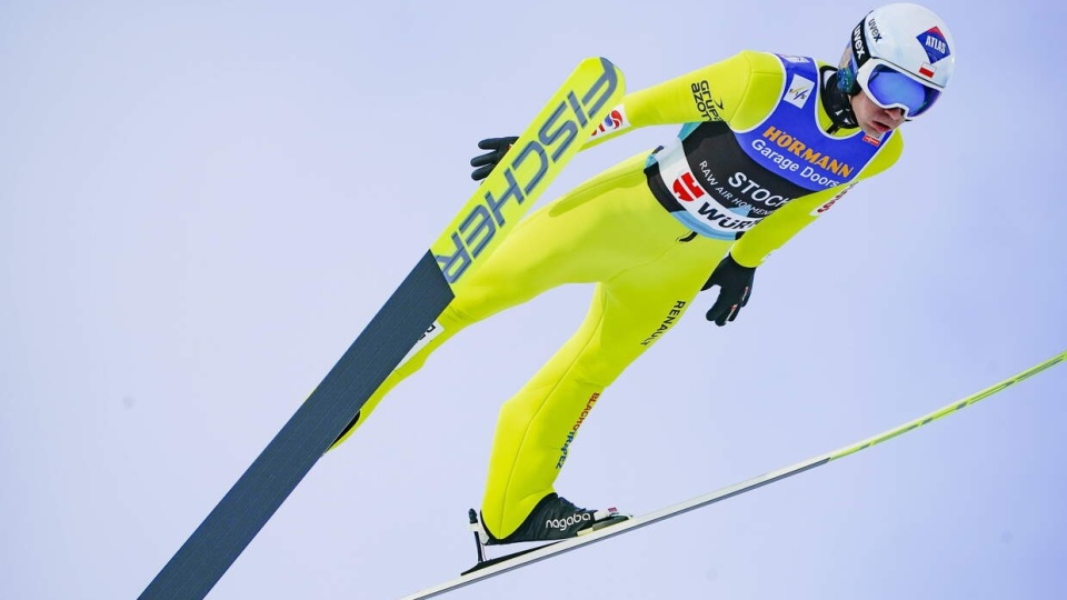 Kamil Stoch jest zadowolony z pracy trenera. Fot.: Terje Bendiksby/PAP