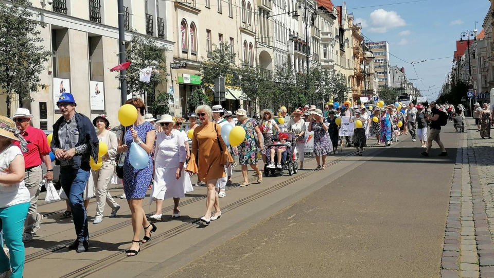 Przemarsz kapeluszowy. Fot. Monika Siwak