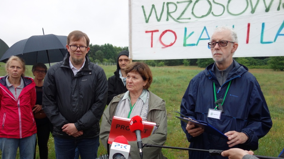 Mieszkańcy Torunia spotkali się na terenach leśnych i łąkowych z prezydentem miasta/fot. Michał Zaręba
