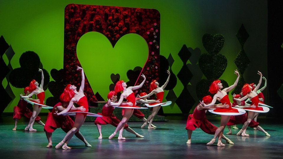 „Alicja w krainie czarów”. Choreografia: Robert Bondara. Fot. Andrzej Makowski