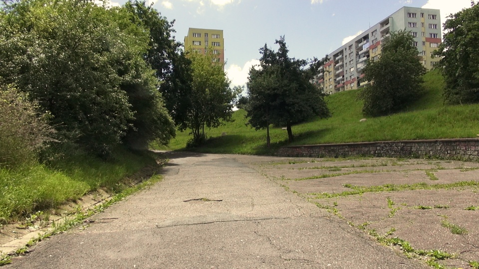 Wkrótce rozpocznie się budowa nowego oświetlenia i remont nawierzchni trasy spacerowo-rowerowej w Jarze Czynu Społecznego na Wyżynach. (jw)