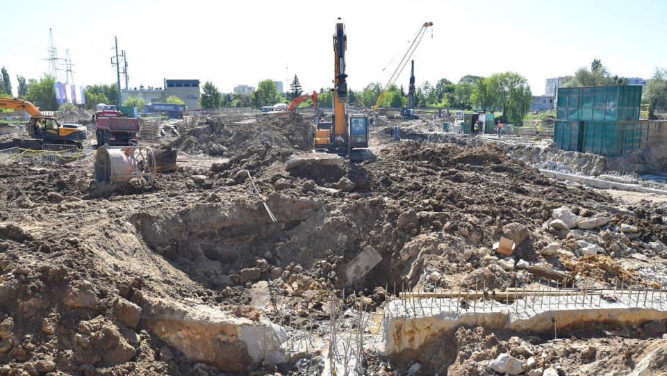 Trwające obecnie prace na placu budowy umożliwią wykonanie płyty fundamentowej/fot. bydgoszcz.pl