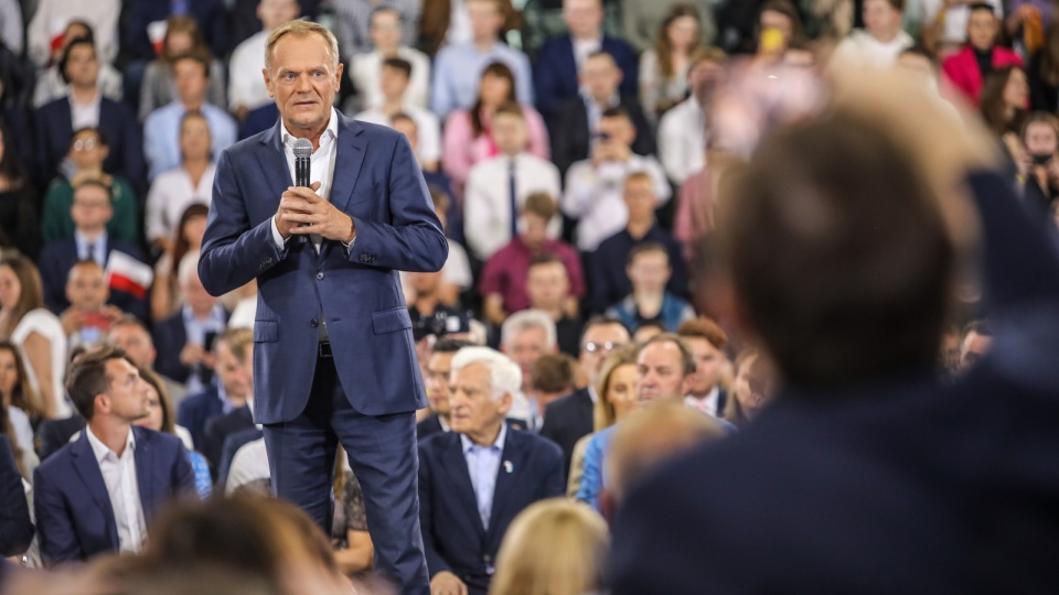 Przewodniczący Platformy Obywatelskiej Donald Tusk podczas „Konwencji Przyszłości” Platformy Obywatelskiej w hali widowiskowo-sportowej Radomskiego Centrum Sportu w Radomiu. Fot. PAP/Adam Kumorowicz