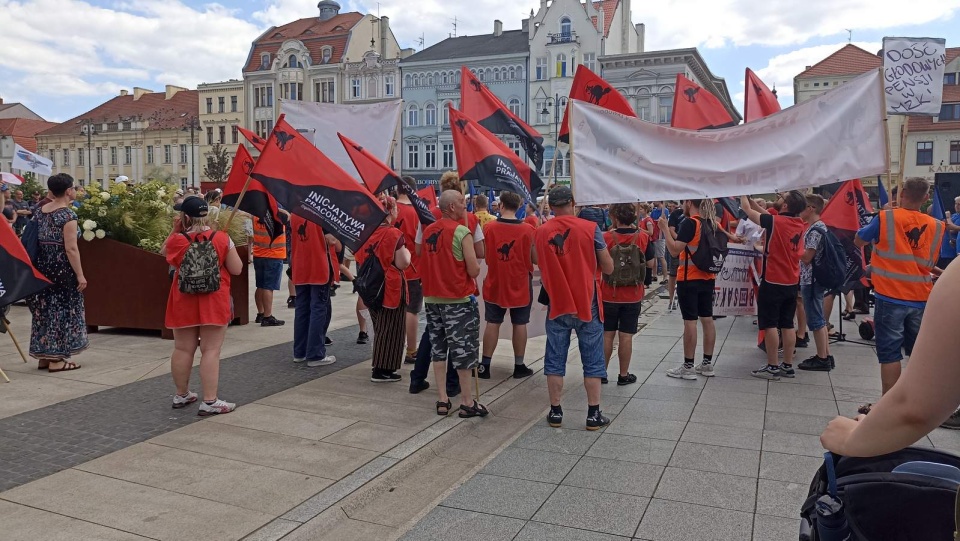 Protest pracowników MZK na Starym Rynku w Bydgoszczy. Fot. Jolanta Fischer