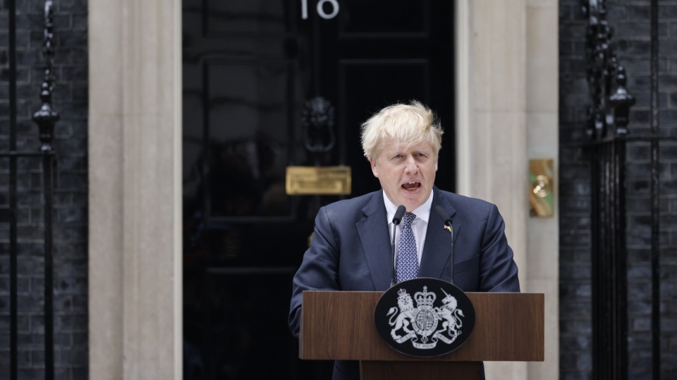 Brytyjski premier Boris Johnson ogłosił w czwartek swoją rezygnację z funkcji szefa rządu oraz lidera Partii Konserwatywnej. Fot. PAP/EPA