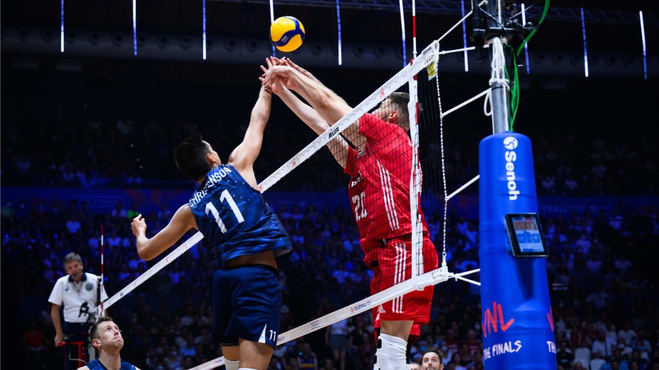 Polacy byli dużo słabsi od Amerykanów. Fot.: FIVB