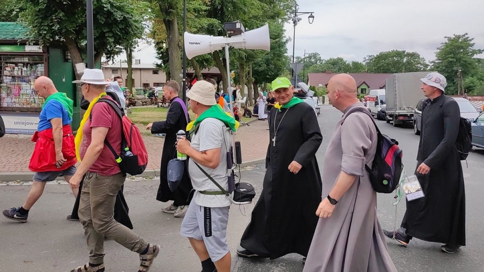 Biskup Krzysztof Włodarczyk odwiedził na szlaku bydgoskich pielgrzymów/fot. materiały bydgoskiej pielgrzymki, Facebook