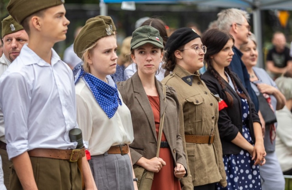 Uczestniczący w inscenizacji historycznej wolontariusze pokażą, jak wyglądało życie płonącej Warszawy/fot. Archiwum