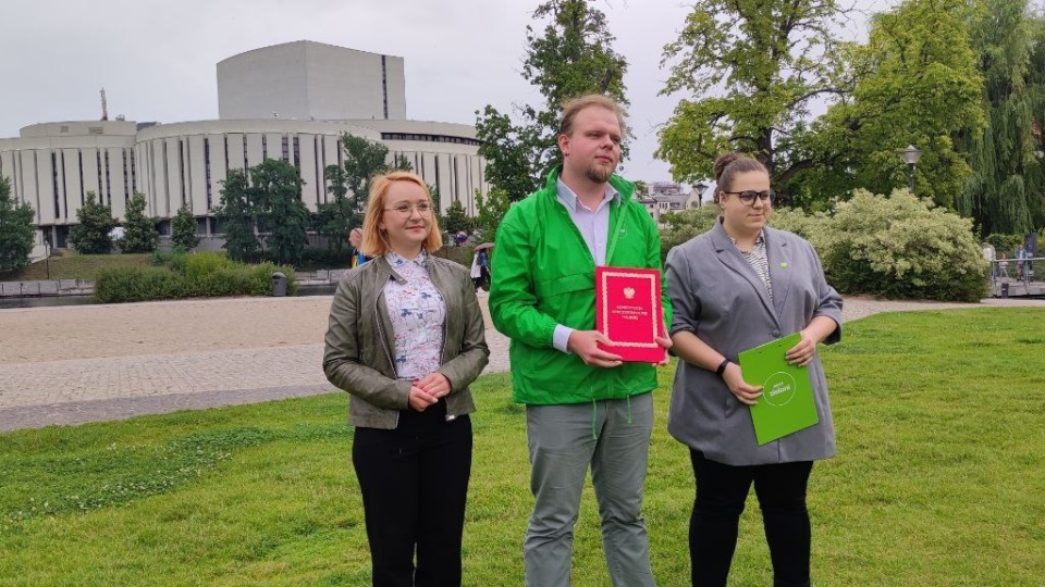 Politycy spotkali się z dziennikarzami na Wyspie Młyńskiej w Bydgoszczy. Fot. Nadesłana