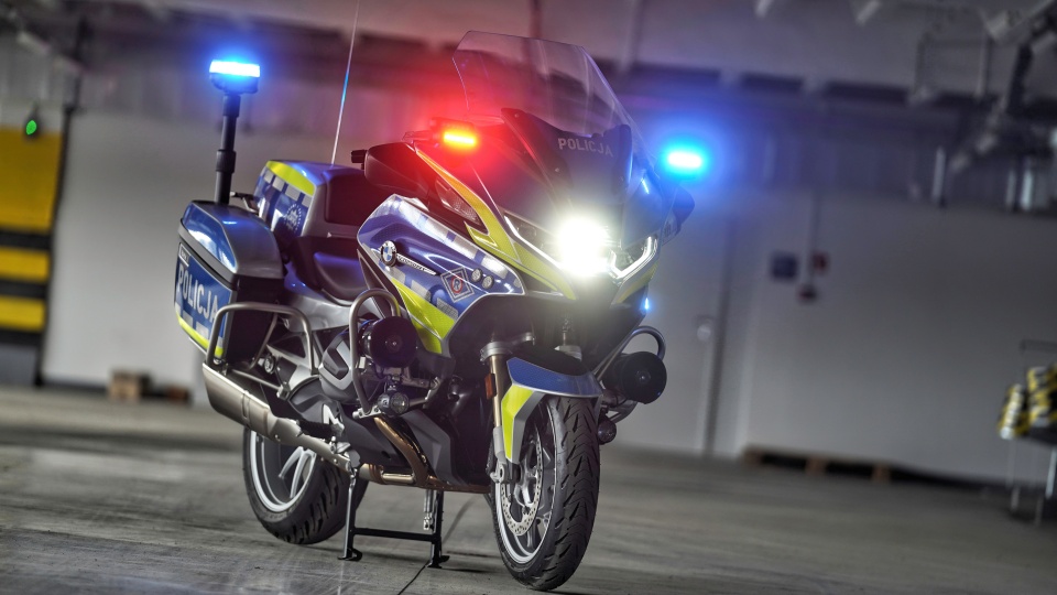 Komenda Miejska Policji w Bydgoszczy ma dwa nowe motocykle marki BMW R 1250 RT. Łącznie garnizon ma mieć 20 takich maszyn./fot. Policja