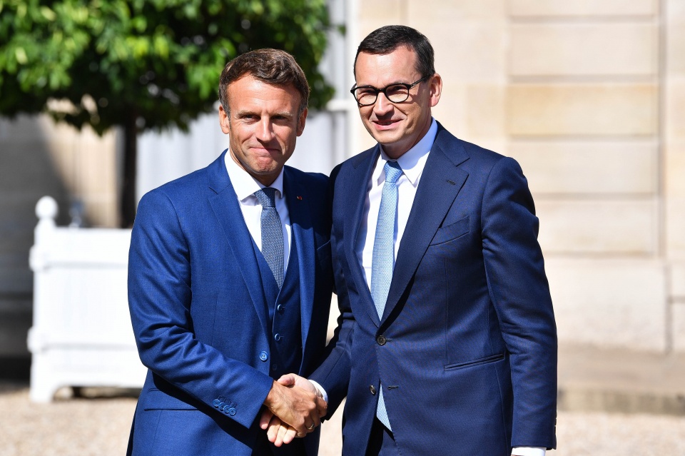 Prezydent Francji Emmanuel Macron i premier Mateusz Morawiecki/fot. Radek Pietruszka, PAP
