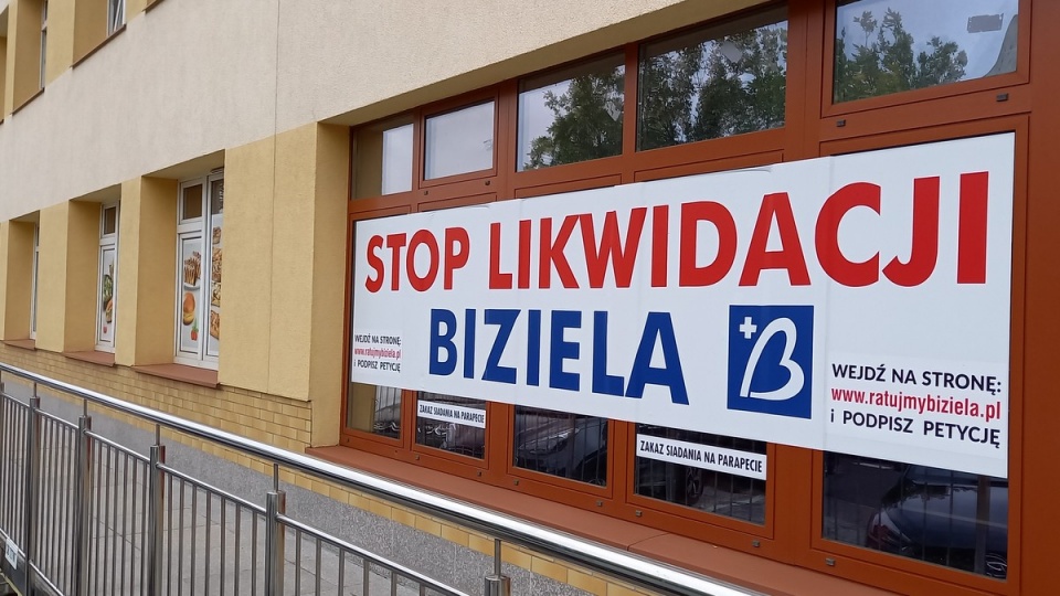 UMK w Toruniu chce zlikwidować bydgoski szpital im. Biziela. Pacjenci i pracownicy lecznicy protestują/fot. Tatiana Adonis