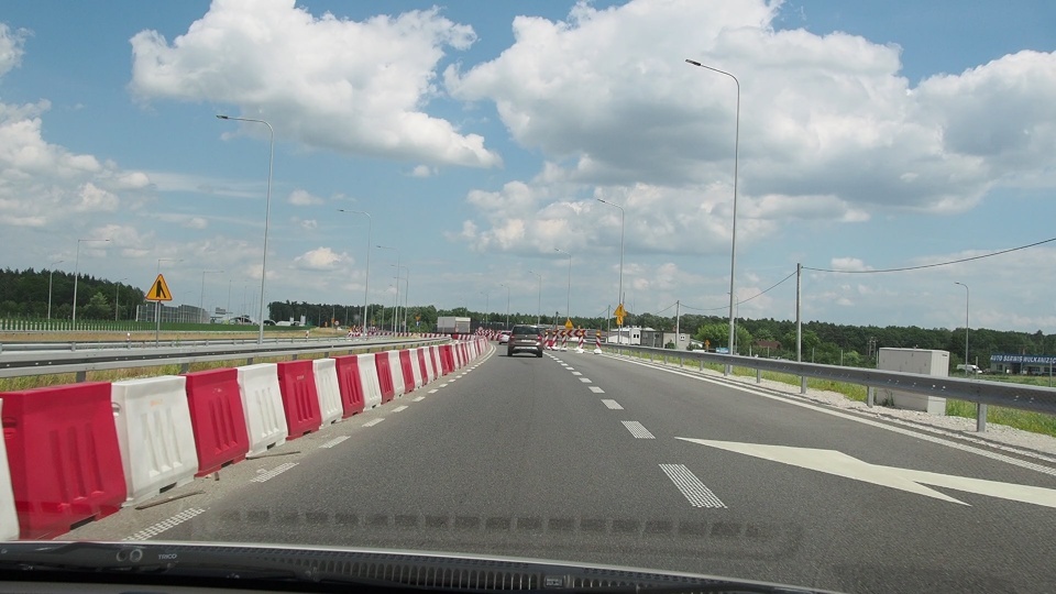 Policjanci z grupy Speed zatrzymali kierującego, który poruszał się samochodem osobowym drogą S5. Mężczyzna miał w organizmie blisko 3 promile alkoholu. Już stracił prawo jazdy. Fot. PR PiK