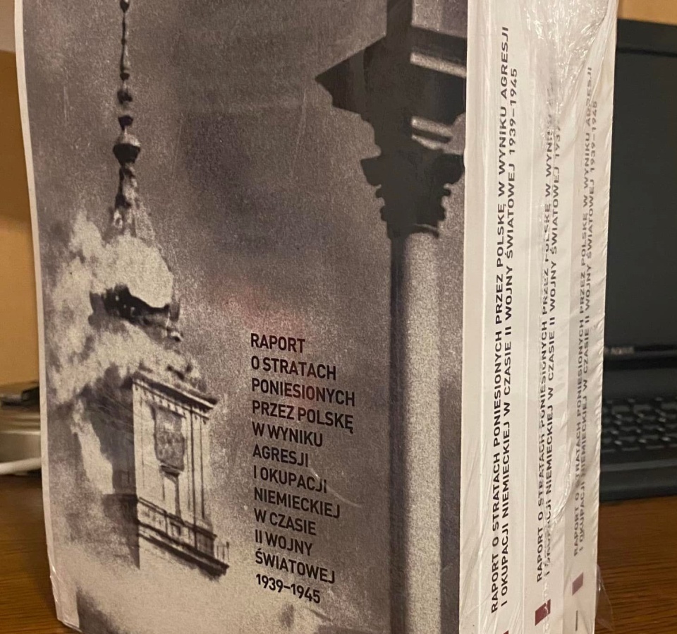 „Raport o stratach poniesionych przez Polskę w wyniku agresji i okupacji niemieckiej w czasie II wojny światowej 1939-1945." Prezentacja dokumentu odbyła się 1 września na Zamku Królewskim w Warszawie./fot. Arkadiusz Mularczyk/Facebook