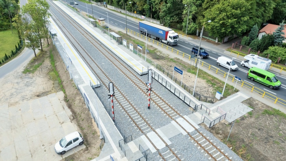 Pasażerowie mogą korzystać z przebudowanych peronów w Łysomicach, Ostaszewie Toruńskim i Grzywnie, a kończy się budowa przystanku Toruń Jar/fot. PKP PLK Facebook
