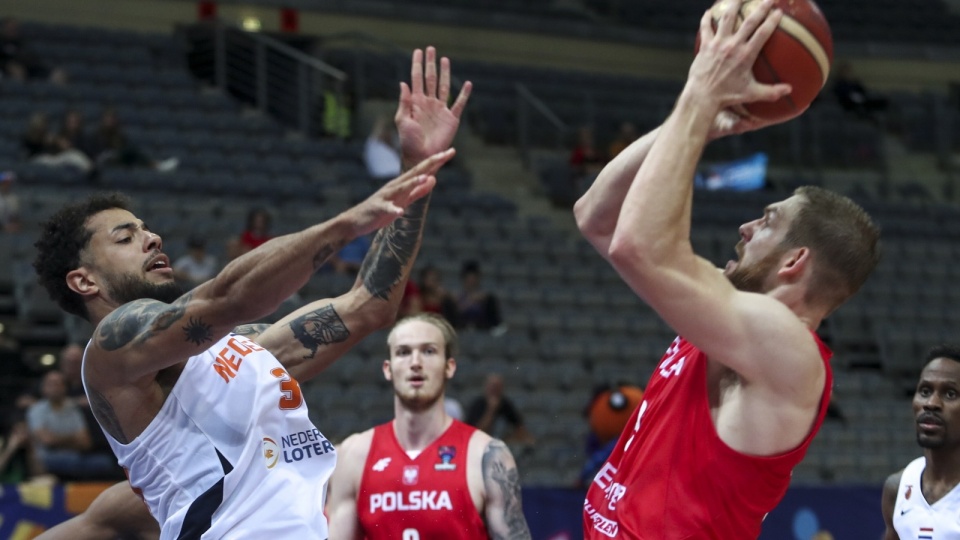 Reprezentacja Polski koszykarzy pokonała Holandię 75:69 (19:20, 12:20, 17:15, 27:14) w swoim czwartym meczu grupy D mistrzostw Europy koszykarzy w Pradze. Fot. PAP/EPA