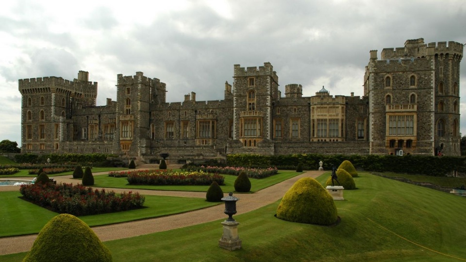 Królowa Elżbieta II zostanie pochowana u boku męża na zamku w Windsorze/fot. David Watterson, Wikipedia