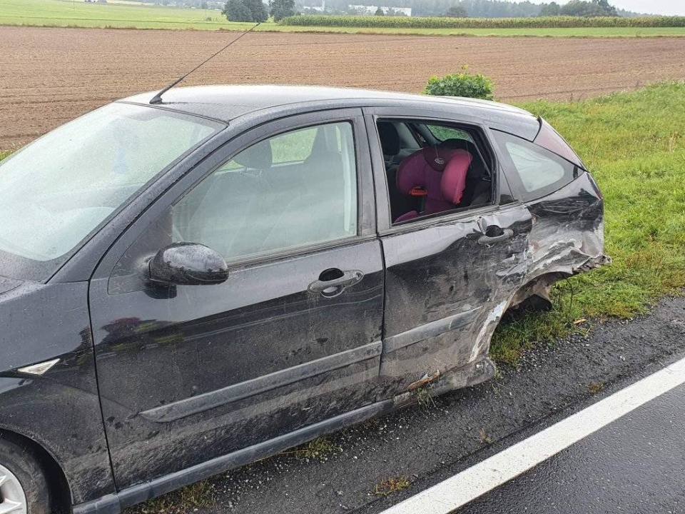 Wypadek w miejscowości Obkas, w gminie Kamień Krajeński/fot. Jednostka Operacyjno-Techniczna Kamień Krajeński, Facebook