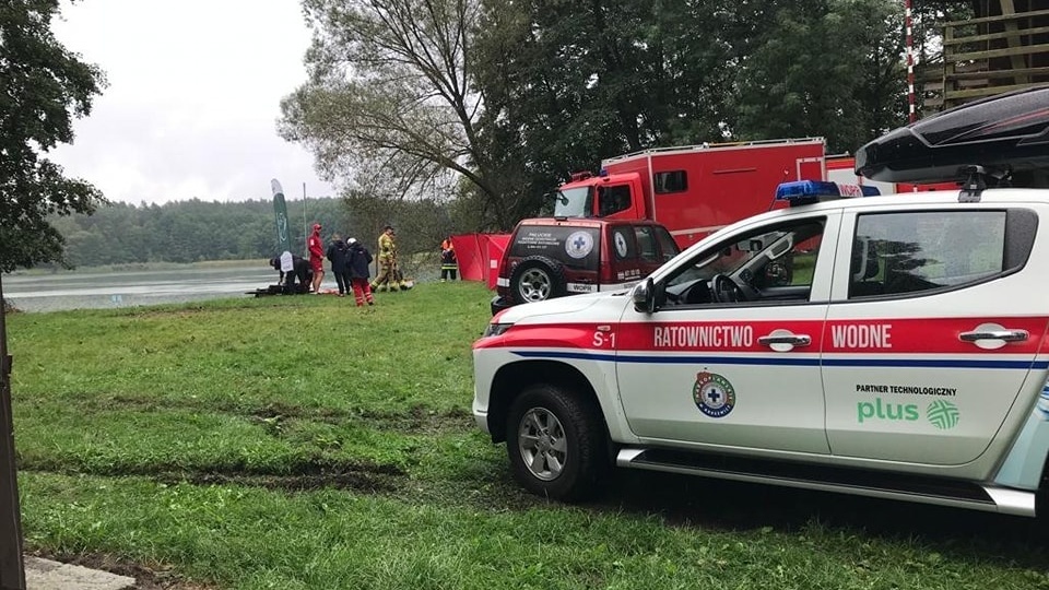 Po godzinie 16.00 nurek wyłowił z jeziora około 70-letniego mężczyznę/fot. Nadgoplańskie WOP Kruszwica, Facebook