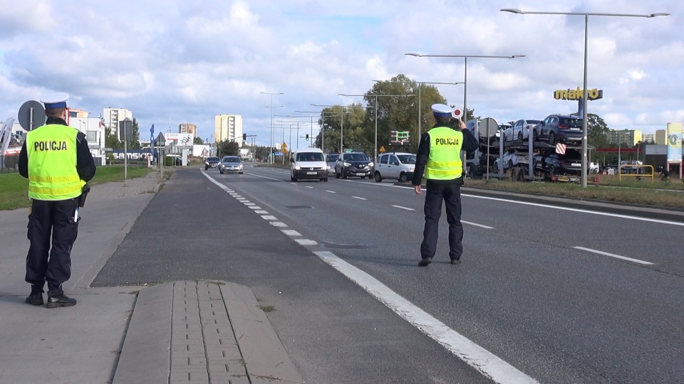 Więcej policyjnych patroli i wzmożone kontrole - z tym muszą się w środę liczyć kierowcy w naszym regonie. (jw)