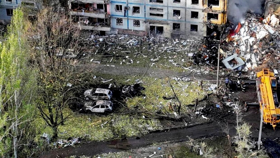 Ukraińskie Zaporoże pod rakietowym ostrzałem. Zaatakowany został także Mikołajów./fot./ PAP/EPA/Ukraine National Police Handout