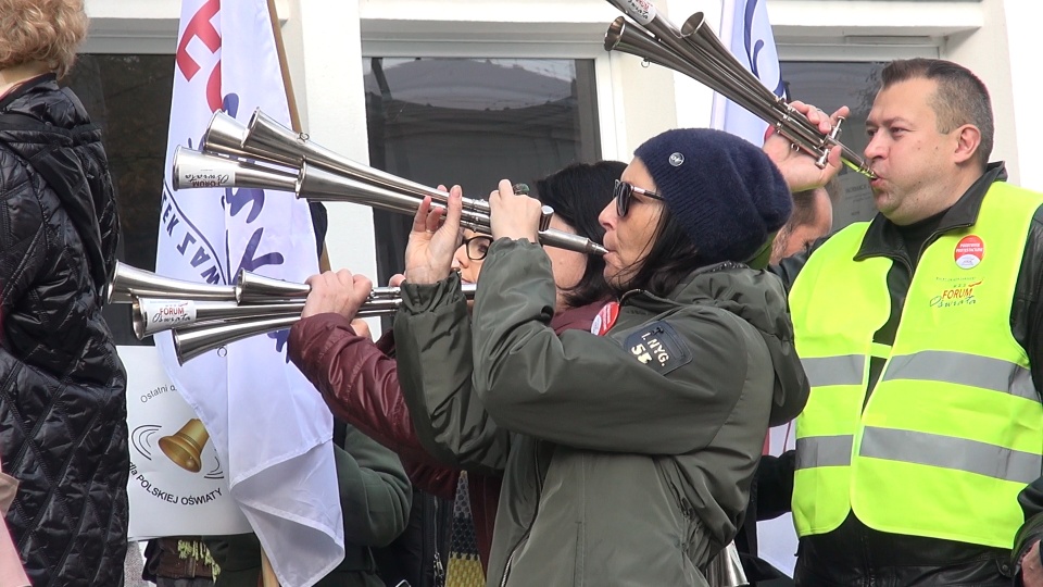 Protest nauczycieli pod bydgoskim kuratorium (jw)