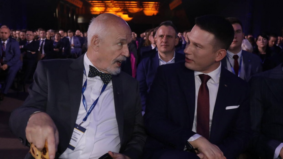 Z powodu „wieku i zmęczenia" poseł Janusz Korwin-Mikke ustąpił z funkcji prezes partii KORWiN. /fot. PAP/Albert Zawada