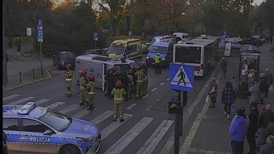 Wypadek na skrzyżowaniu ulic Markwarta i 3-go Maja w Bydgoszczy/fot. Bydgoszcz 998