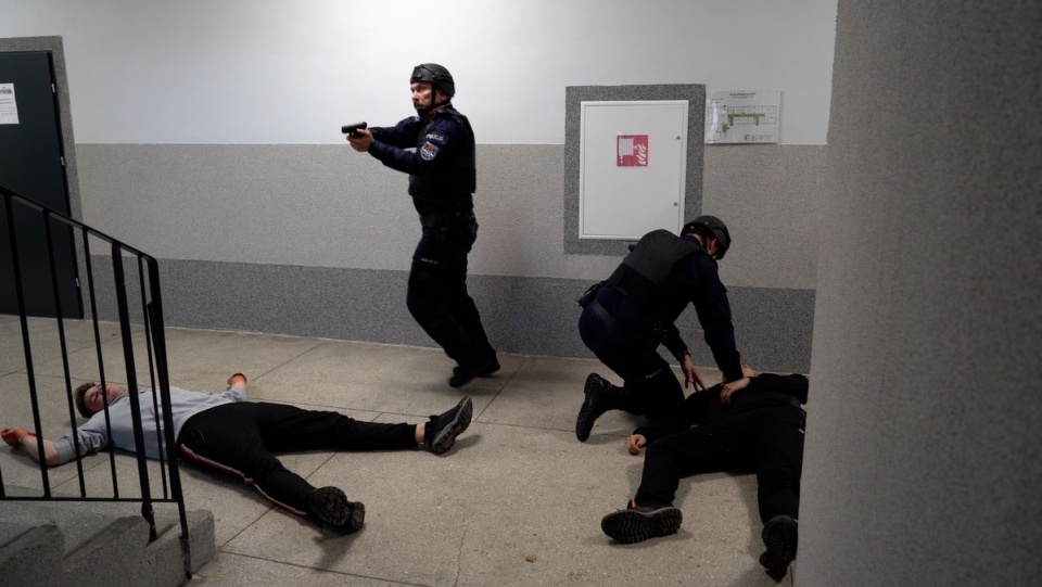 Ćwiczenia służb w Zespole Szkół Centrum Kształcenia Rolniczego w Bielicach/fot. materiały policji