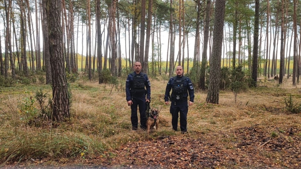 Policjanci z psem odnaleźli mężczyznę po przejściu około 3 km./fot. Policja