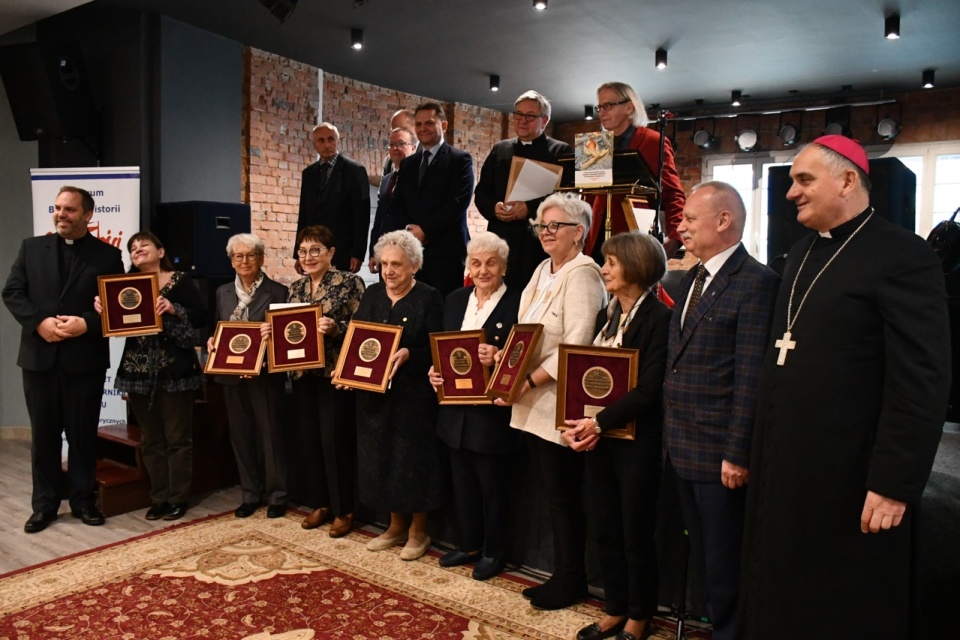 Medale przyznano 12 osobom działającym w bydgoskim Komitecie/fot. Marcin Jarzembowski, diecezja.bydgoszcz.pl