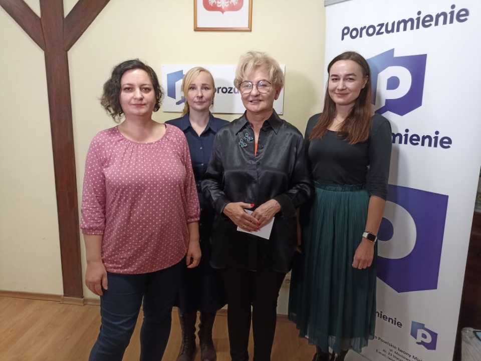 W konferencji razem z posłanką Michałek uczestniczyły Kinga Willim, Justyna Jankowska, Agnieszka Ważny/fot. Monika Kaczyńska