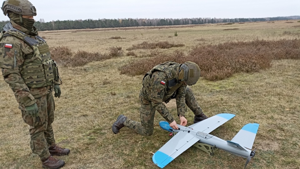 Centrum Szkolenia Wojsk Obrony Terytorialnej zaprezentowało szkolenie instruktorsko-metodyczne żołnierzy z wykorzystaniem bezzałogowych statków powietrznych Fly Eye, a także amunicji krążącej Warmate/fot. Monika Kaczyńska