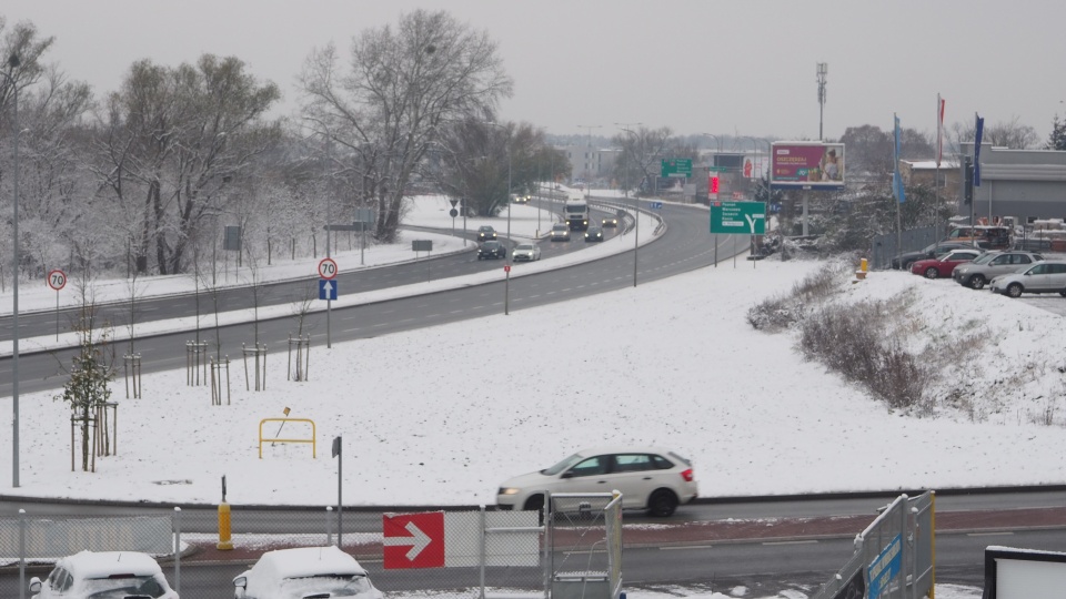 Marznące opady, które mogą powodować gołoledź, spodziewane są m.in. w naszym regionie. (jw)