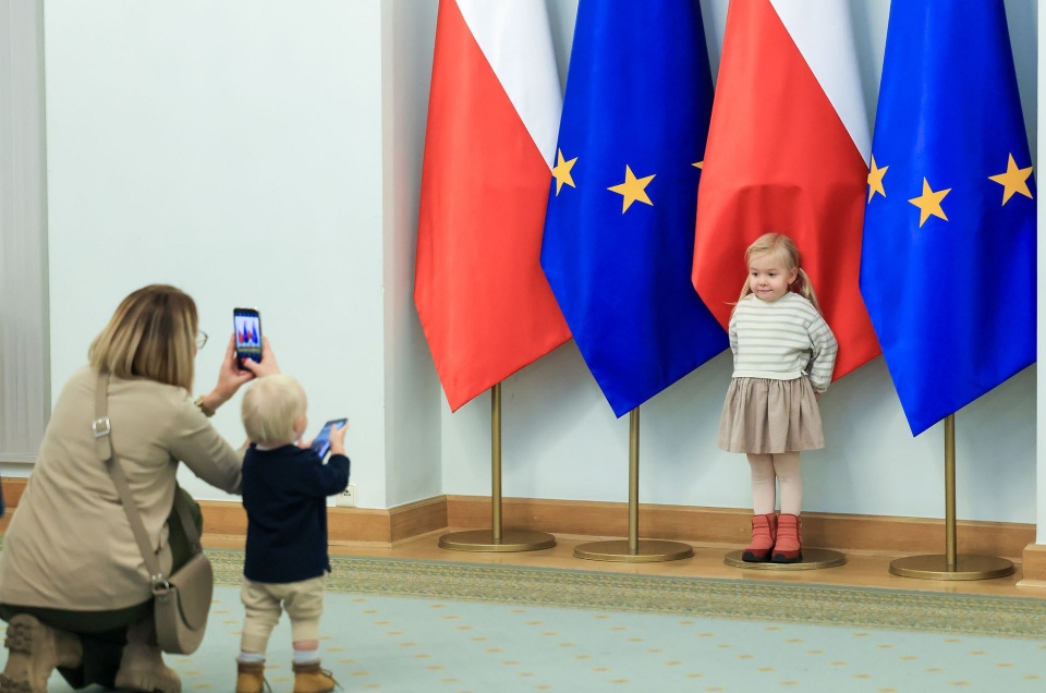 Historyczne wnętrza Pałacu Prezydenckiego, m.in. Sala Kolumnowa, Sala Orderu Orła Białego, Sala im. Lecha Kaczyńskiego, Sala Obrazowa, Sala Chorągwiana, zostały udostępnione w niedzielę gościom w ramach dnia otwartego./fot. Grzegorz Jakubowski/KPRP