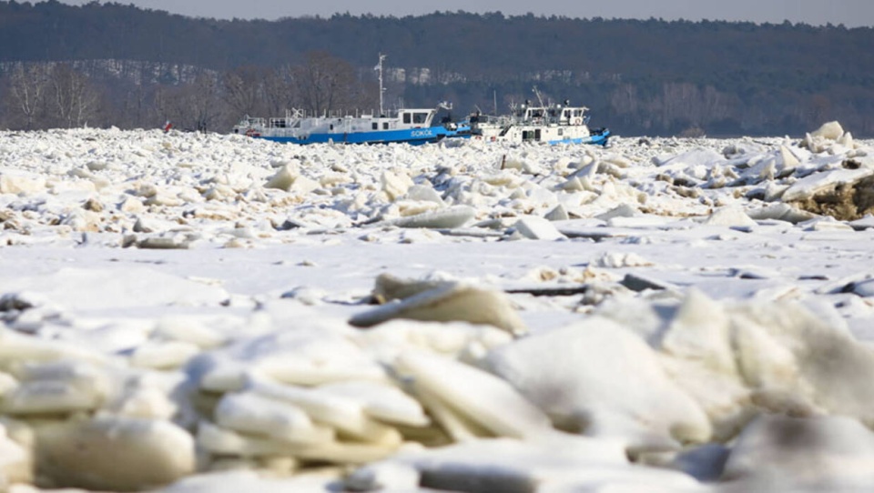 Lodołamacze na Zbiorniku Włocławskim w 2021 roku./fot. PAP/Szymon Łabiński