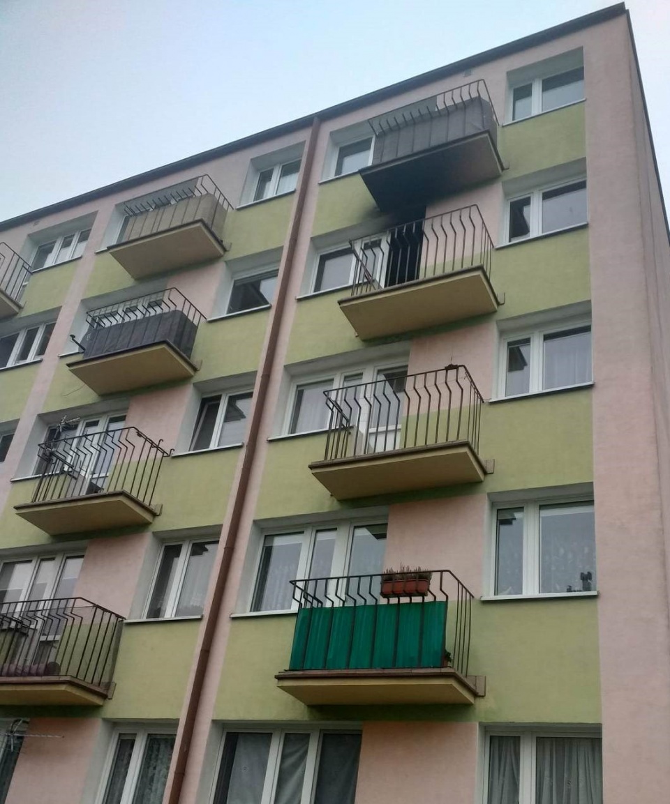 W bloku przy ul. Stawowej spłonęło mieszkanie na trzecim piętrze/fot. Katarzyna Bogucka