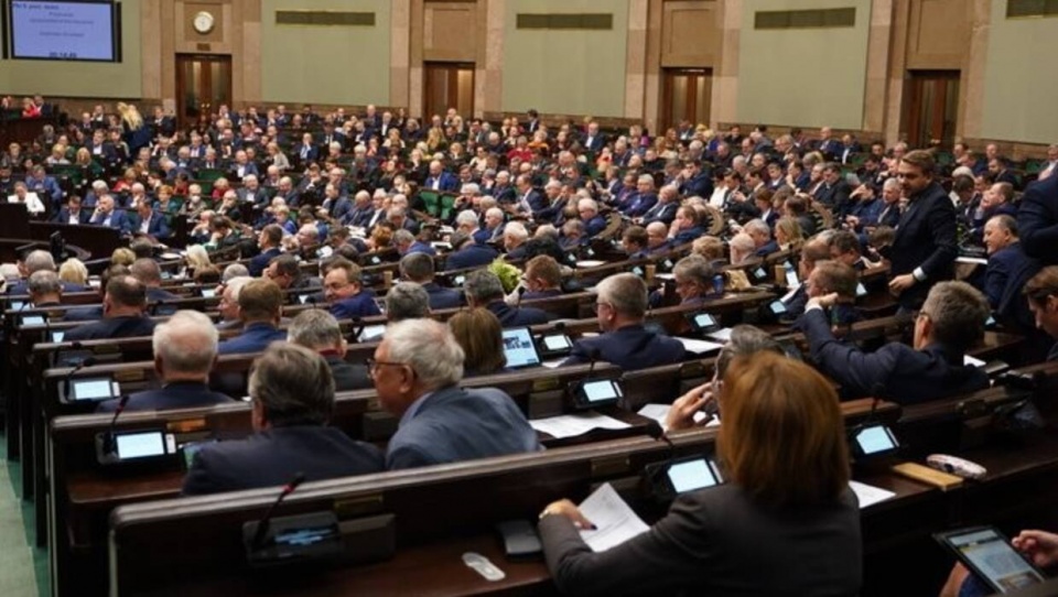 Sejm w czwartek uchwalił ustawę, której celem jest zamrożenie cen gazu m.in. dla odbiorców indywidualnych w 2023 r. na poziomie z 2022 r. /fot. Twitter/Sejm