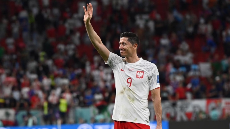 Robert Lewandowski i spółka godnie pożegnali się z mundialem. Fot.: Georgi Licovski/PAP