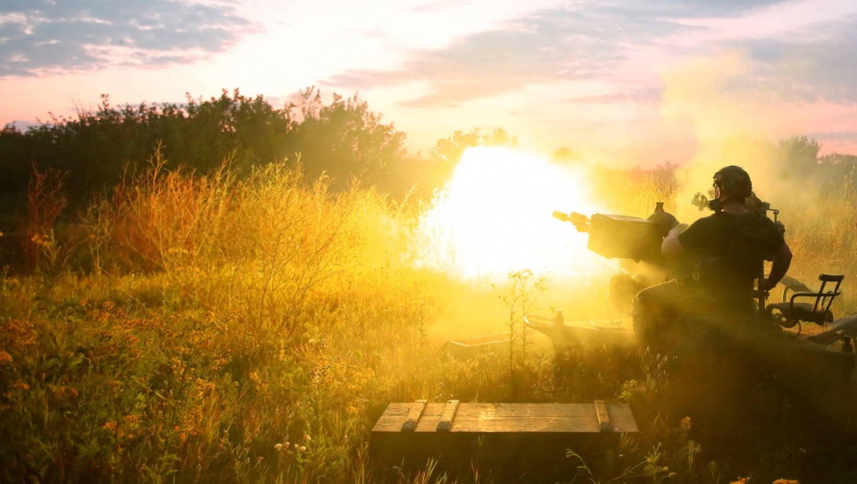 Ukraińscy żołnierze z działem obrony przeciwlotniczej/fot. PAP, UKRINFORM