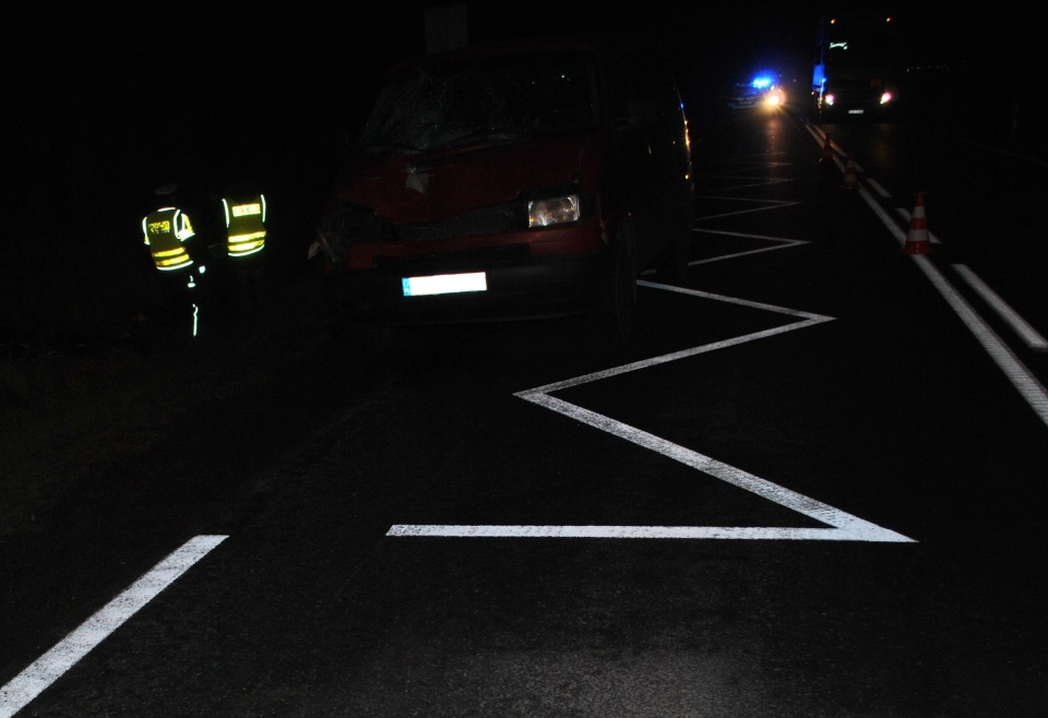 Do tragedii doszło poza obszarem zabudowanym. Policjanci apelują, by piesi w tym obszarze dla własnego bezpieczeństwa nosili elementy odblaski/fot. KPP