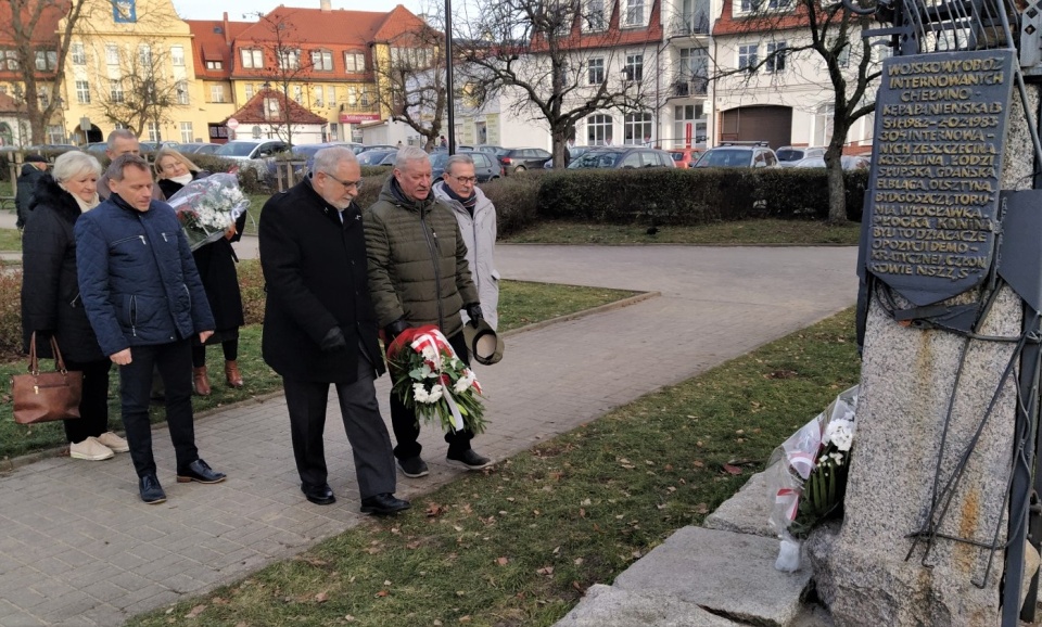 13 grudnia mija 41 lat od wprowadzenia w Polsce stanu wojennego. Pierwsze wojewódzkie uroczystości zorganizowano dzień wcześniej w Chełmnie przy Pomniku Wdzięczności i Solidarności./fot. Marcin Doliński