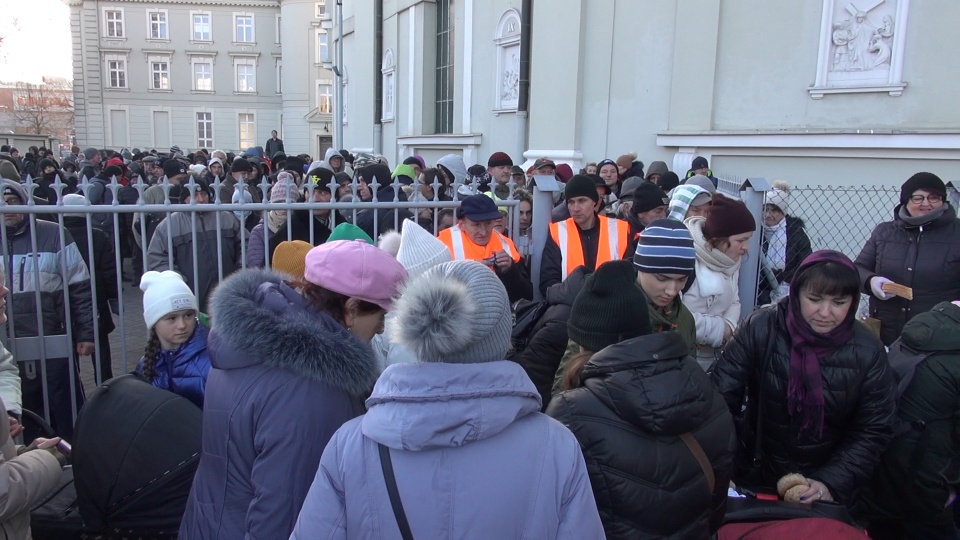 Bazylika św. Wincentego a. Paulo. Dla nikogo nie zabrakło poczęstunku ale trzeba było trochę poczekać. (jw)