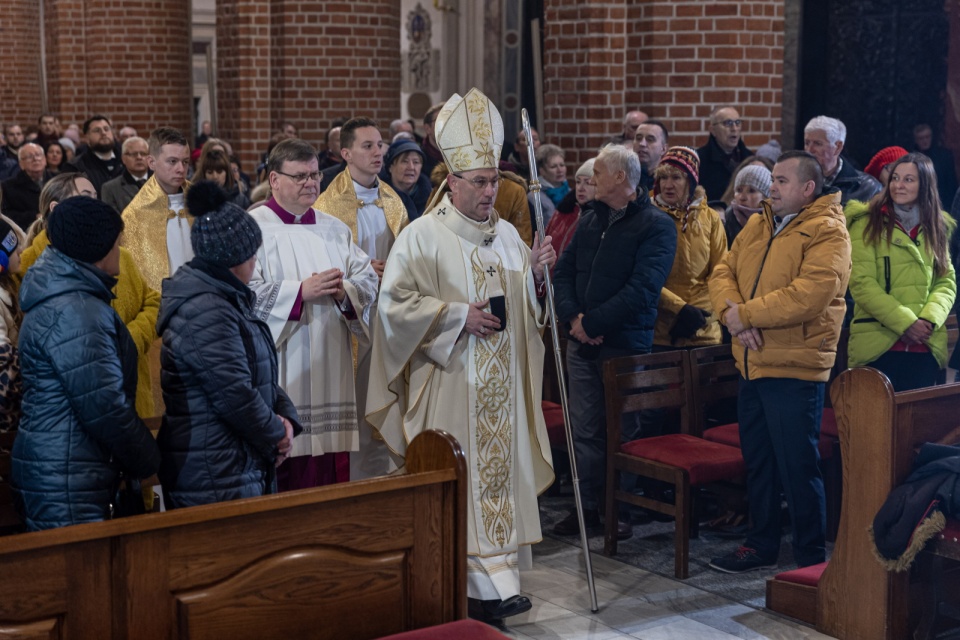 Prymas Polski abp Wojciech Polak (C) podczas mszy świętej pasterskiej, sprawowanej w katedrze w Gnieźnie/fot. Paweł Jaskółka, PAP