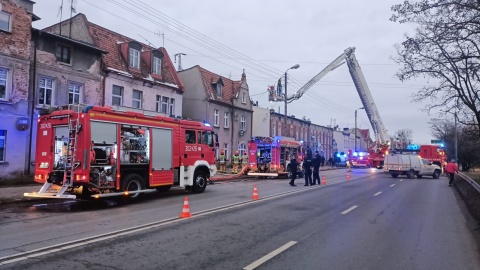 Do pożaru w kamienicy przy ul. Fordońskiej w Bydgoszczy doszło prawdopodobnie z powodu wybuchu pieca./fot. Bydgoszcz 998