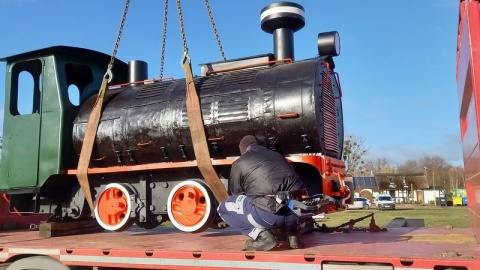 Odrestaurowana lokomotywa kolejki wąskotorowej wróciła do bydgoskiego Myślęcinka/fot. Tatiana Adonis