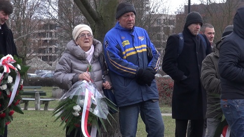 Bydgoskie obchody 40. rocznicy zamknięcia wojskowych obozów internowania. (jw)