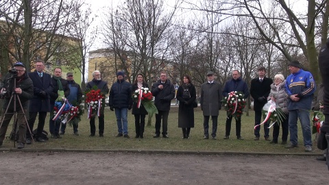 Bydgoskie obchody 40. rocznicy zamknięcia wojskowych obozów internowania. (jw)