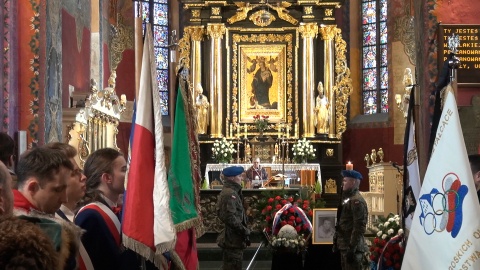 Uroczystości pogrzebowe Leonarda Pietraszaka w Bydgoskiej Katedrze. (jw)