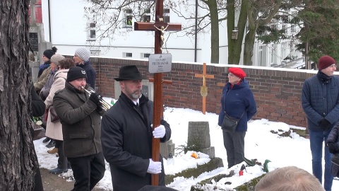 Pożegnanie Leonarda Pietraszaka na cmentarzu Starofarnym w Bydgoszczy. (jw)